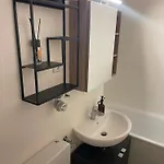 Апартаменты Cozy Next To Ku'damm With Full Kitchen And Fast Wifi Берлин